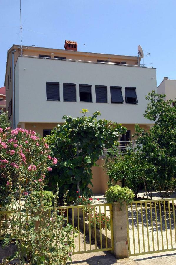 Bozena Apartment *